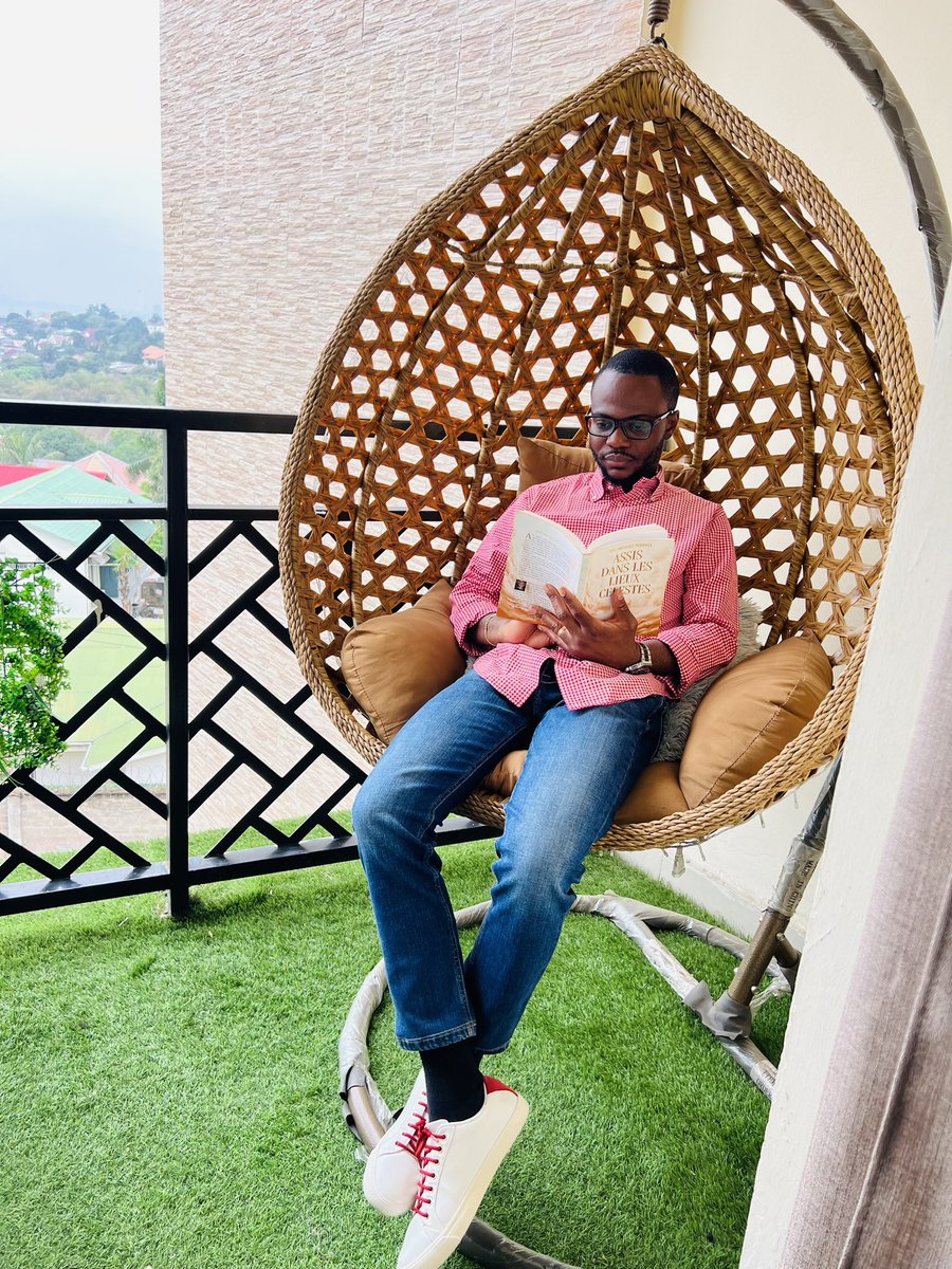 tybanza's tweet photo. Bien plus qu'une simple activité, la lecture est une aventure pour l'esprit, une source inépuisable de savoir et un voyage sans limites." Excellent week-end. https://t.co/zaXtg1DCEG