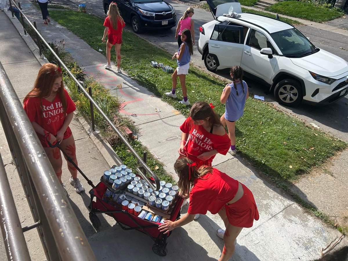 CameronCM48's tweet photo. We were WOWED beyond belief when the caravan of vehicles rolled onto Cameron's grounds filled with canned goods and other non-perishable items this yesterday afternoon!  The huge donation was a part of Our Lady of Mercy's High School Spirit Day. https://t.co/lGJcImqyH3