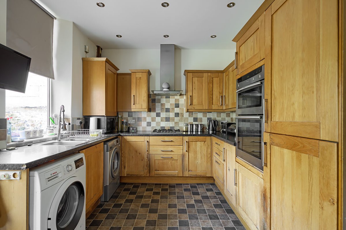 PendleHillProps's tweet image. 🏡 New Listing | Lee Street | Longridge | £125,000 Offers In The Region Of🏡

A three-bedroom mid-terraced property in the highly sought-after town of Longridge briefly comprises a lounge, kitchen, three bedrooms, bathroom, and rear garden.

#3BED #LOCATION #SPACIOUS

❕❕ For
