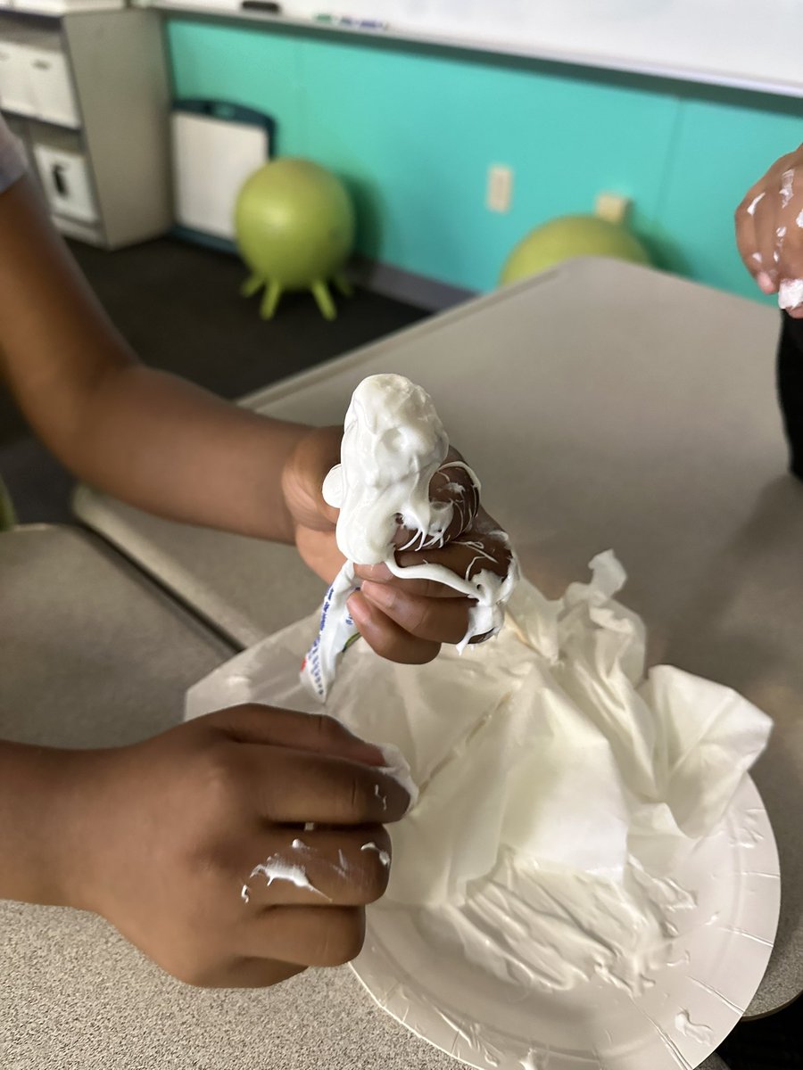 tpcarswell's tweet photo. 3rd grade learning about how hurtful words can not be put back once they are said! @Scurlockbears https://t.co/L7BXqPq0dc