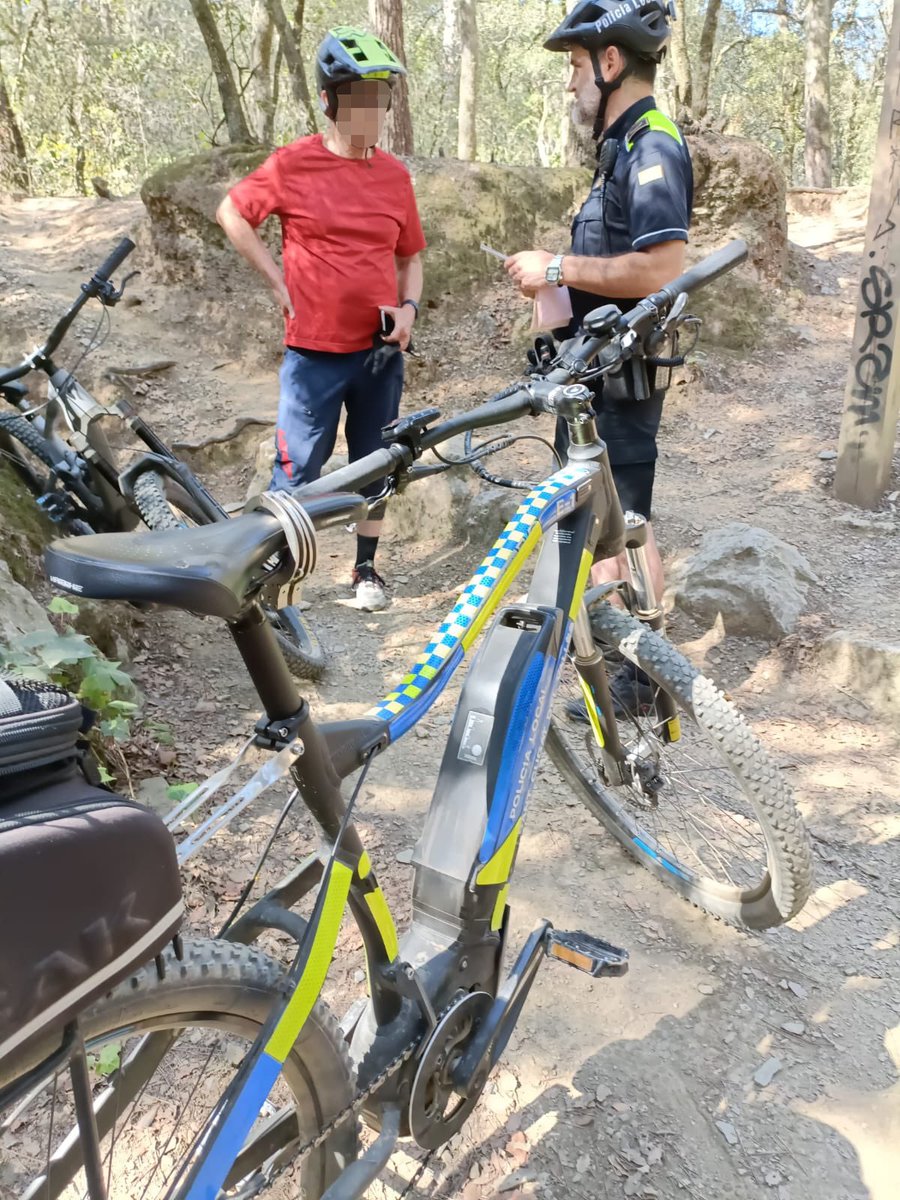 policiastc (@policiastc) on Twitter photo Hola 🚵♂️, demà <a href="/policiastc/">policiastc</a> sortirem amb tots a gaudir de #collserola. El respecte a tots i al medi natural evita accidents i protegeix la 🐿️🌿.
Rodar a >20km/h al costat de 🏃🏽♀️🚶🏻♂️i per corriols =infraccions greus a les normes del <a href="/parcncollserola/">Parc Natural de Collserola</a> <a href="/ajsantcugat/">Aj. Sant Cugat</a> <a href="/EMDValldoreix/">EMD de Valldoreix</a> Hola 🚵♂️, demà <a href="/policiastc/">policiastc</a> sortirem amb tots a gaudir de #collserola. El respecte a tots i al medi natural evita accidents i protegeix la 🐿️🌿.
Rodar a >20km/h al costat de 🏃🏽♀️🚶🏻♂️i per corriols =infraccions greus a les normes del <a href="/parcncollserola/">Parc Natural de Collserola</a> <a href="/ajsantcugat/">Aj. Sant Cugat</a> <a href="/EMDValldoreix/">EMD de Valldoreix</a>