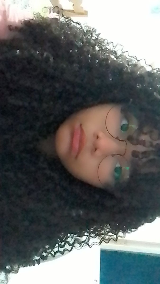 strawberylennie's tweet photo. #TreasureMakerSelcaDay
#TeumeSelcaDay #ASAHI #tmakerselcaday #TMSD @treasuremembers eu e meu robozinho, casalzinho meio mΓope e desenhista https://t.co/CE85qJBnQA