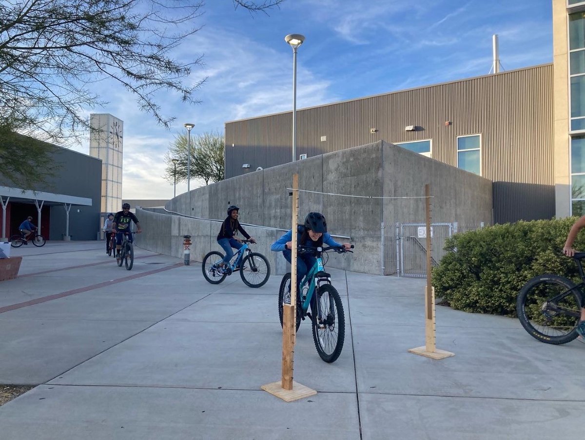NMoutdoorrec's tweet photo. It's #EquityFundFriday, and we've got great news! 📣 The 2023 #NewMexico Outdoor Equity Fund application is still open!
📸Centennial High School, a 2023 recipient of this youth equity #grant.
The #OutdoorEquityFund has helped over 180 programs propel over 60,000+ youth outside! https://t.co/VRpTVPXetQ