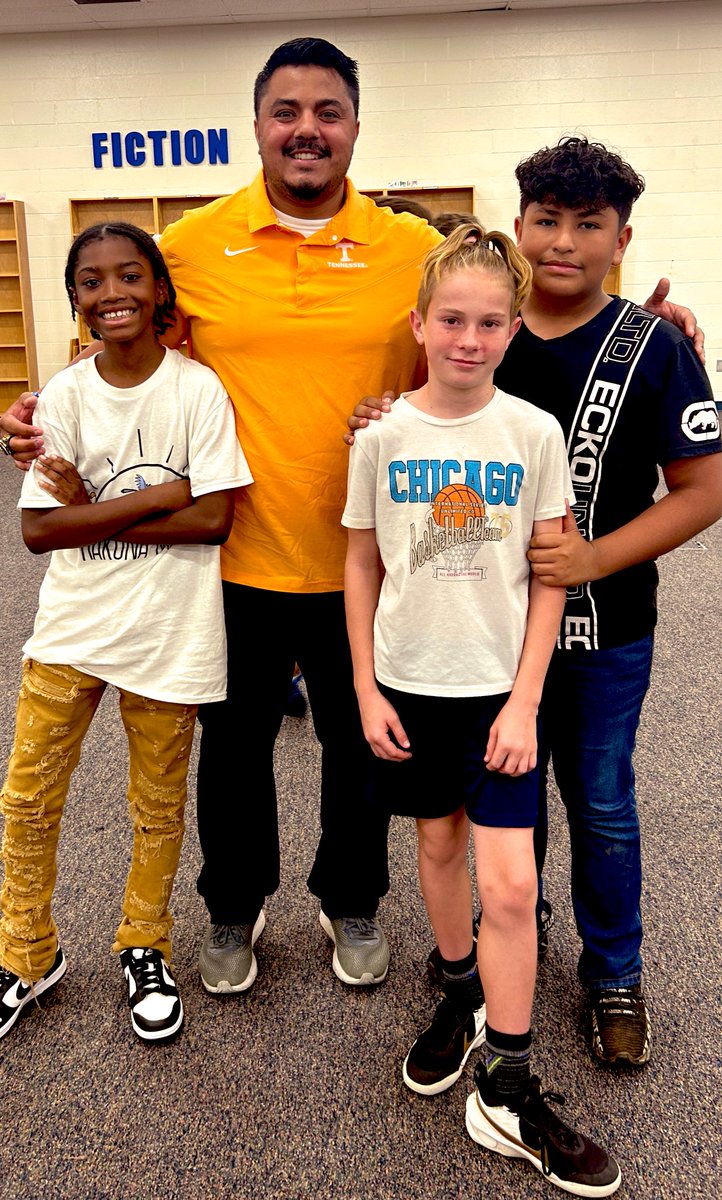 KarnsMS_Library's tweet image. “Be the best at what matters most to you.”
KMS AVID, College & Career, and ELL students had the privilege of meeting @CarlosOnTheGo12 this morning and hearing his amazing and empowering story.