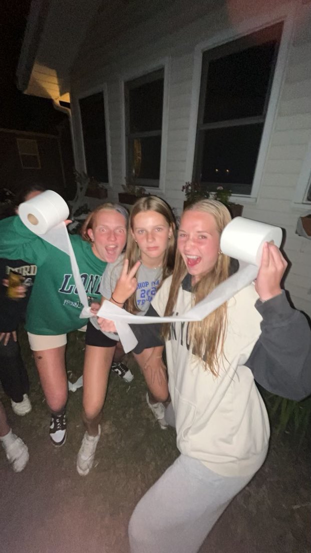 ChatardSoccer19's tweet photo. Happy National Coaches Day! 

Thank you to the assistant coaches for your dedication, endless hours, late nights/early mornings, TPed houses(allegedly), and being amazing role models to our team. 

Our program  couldn’t do it without you! 💙

-Ashton 

@BCHSAthletics https://t.co/z60zkZq1v7
