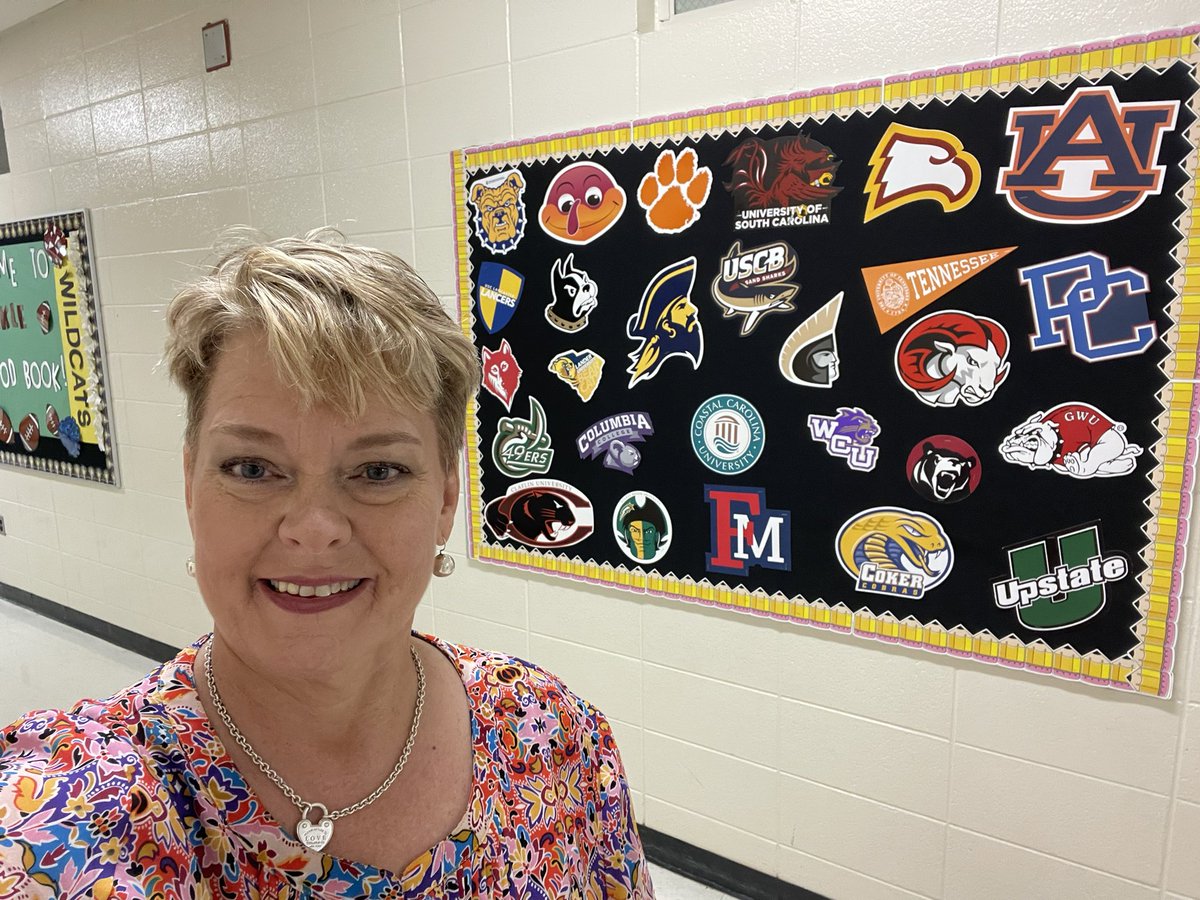 Loving my college bulletin board at Windsor Elementary. #collegeawareness #collegeready #studentsuccess #collegeprep @JenniferrCain @DrOMorgan @WindsorElem @RichlandTwoAVID @RichlandTwo