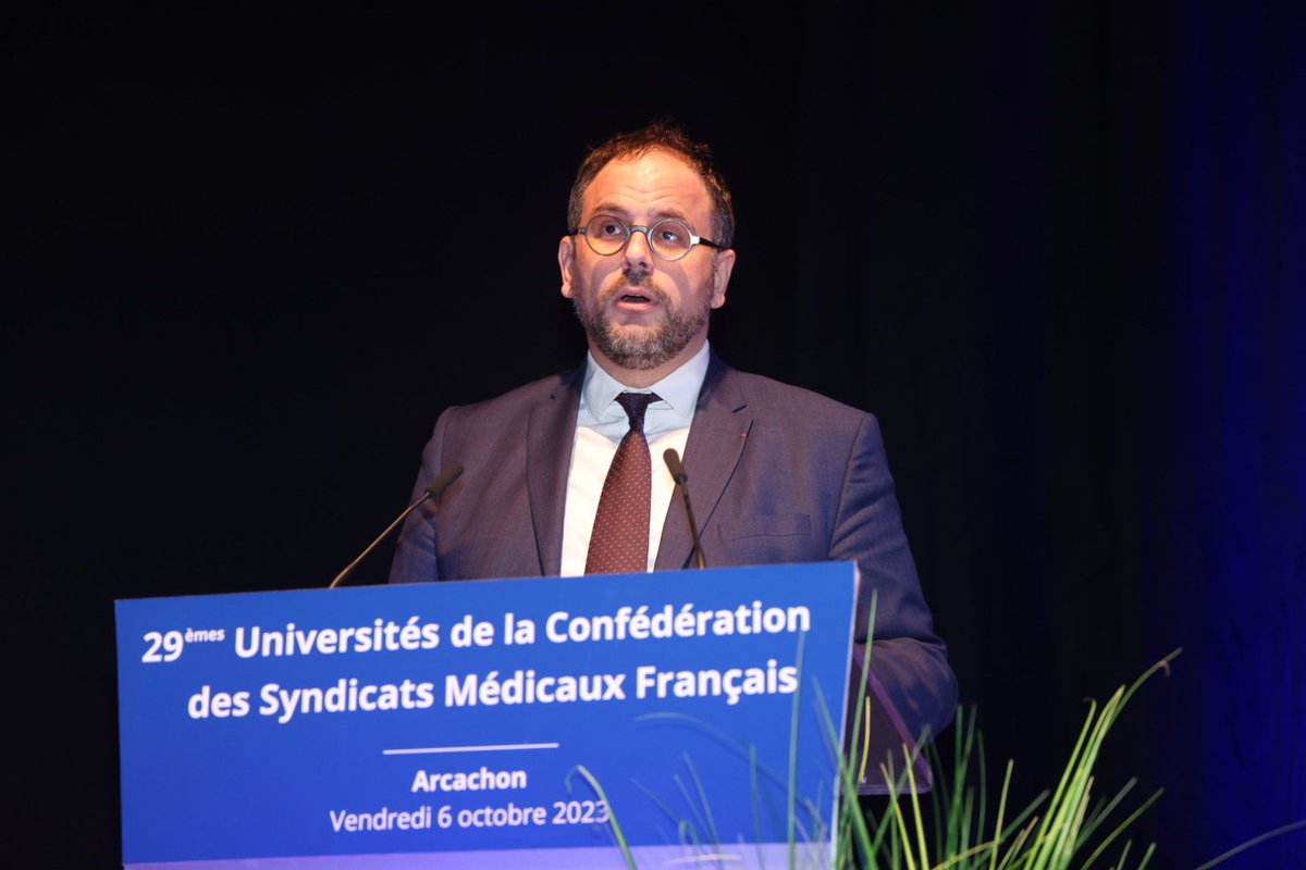 CSMF_officiel's tweet photo. Merci M. le Ministre d'avoir répondu présent à notre invitation. 

Le système de santé n'est plus capable de répondre efficacement aux besoins de la population. 

Nous espérons que vous accepterez notre proposition : créer, avec nous, un nouveau pacte social. #UECSMF23 https://t.co/5m6xFno9XN