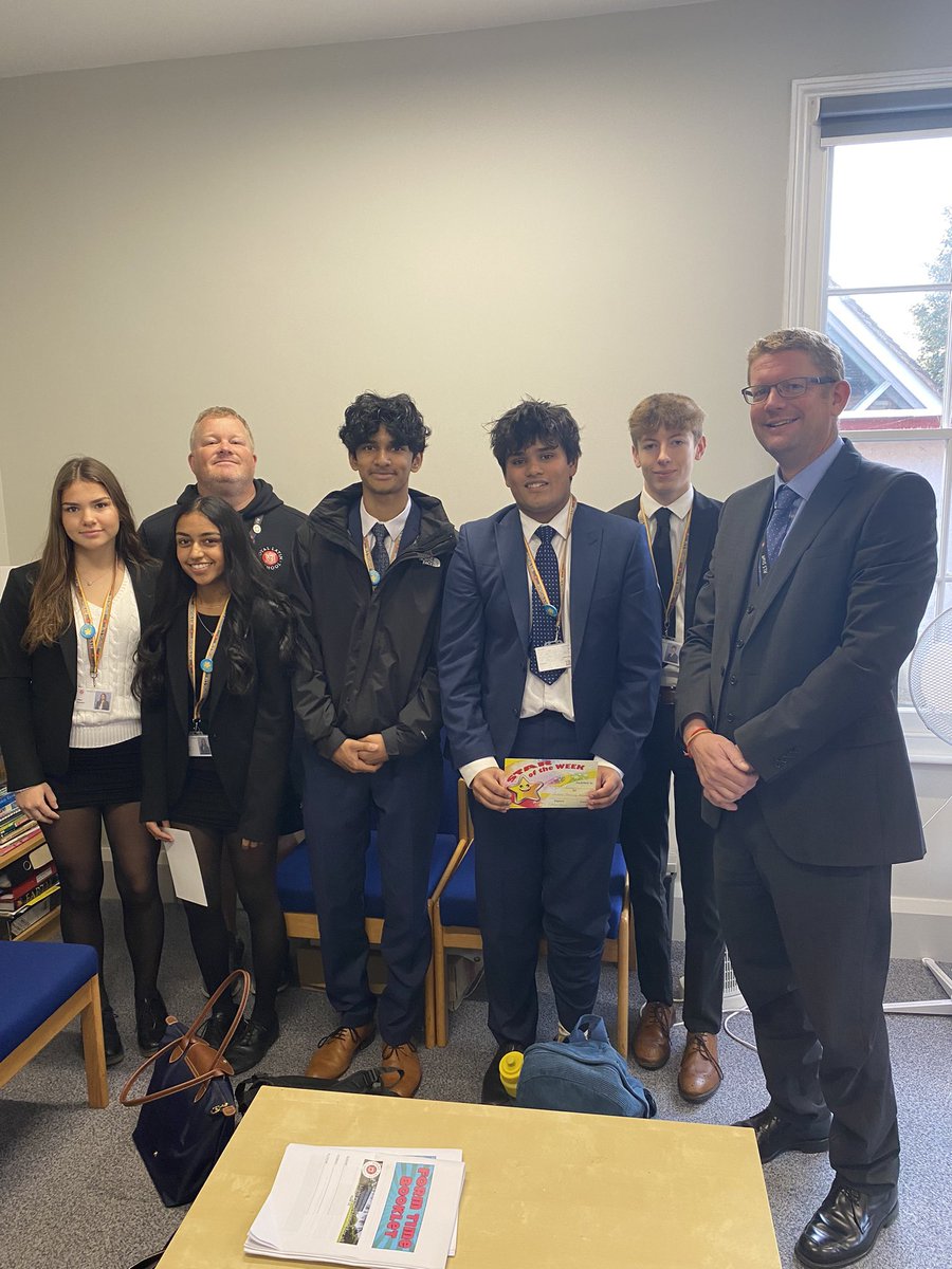Our sixth form stars of the week are Reka, Megna, Avi, Rohan and Ioan(Mr Farrell insisted on making a special guest appearance !😂)These students have made a great start to 6th form and have displayed positive learning behaviours ⭐️<a href="/TheRoyalLatin/">RLS</a> <a href="/RLS6thform/">RLS Sixth Form</a>