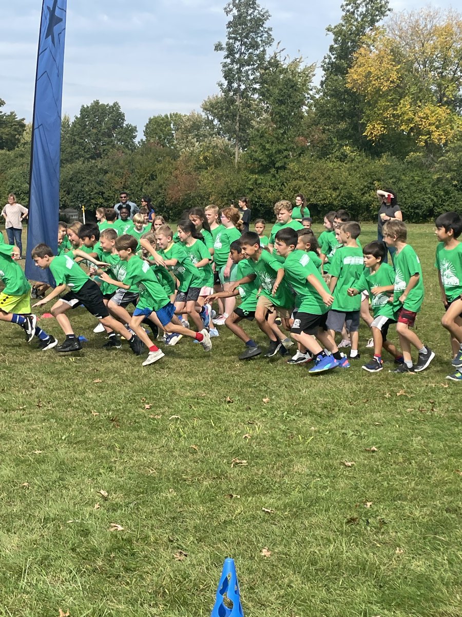 strongsvillecs's tweet image. On your mark, get set, GO! 🏁

Our Surrarrer #ModelMustangs came together to participate in our annual Fun Run Event! We are so thankful for all of the donations so far, as we have raised over $20,000!! 👏👏👏 Donations are still being collected for one more week!