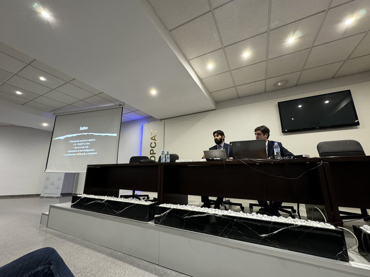 _DETCON_'s tweet image. /prompt ponencia sobre chatgpt con Daniel Carreras y Marc Martinez 

#detcon2023 esta a otro #nivel