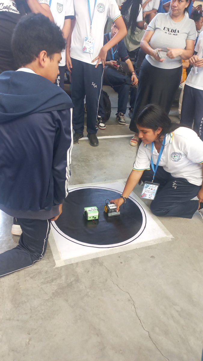 laprofevicky86's tweet photo. @Educacion_Cali @RedTiCali @AlcaldiaDeCali @JorgeIvanOspina @darwinlenis @efrcastro826 @TICAlcaldiaCali @GobiernoCali @mapi_cano @NoralbaGarcia @mariohcolorado Participando como juez del primer torneo intercolegiado de Robotica 2023
@RedTiCali https://t.co/HEVCEX9YEK