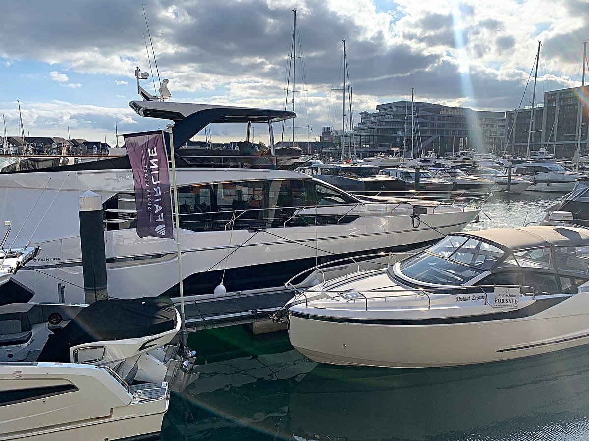Lubypot's tweet image. Lovely Day at work. #harbourhotel #southamptonmarina
