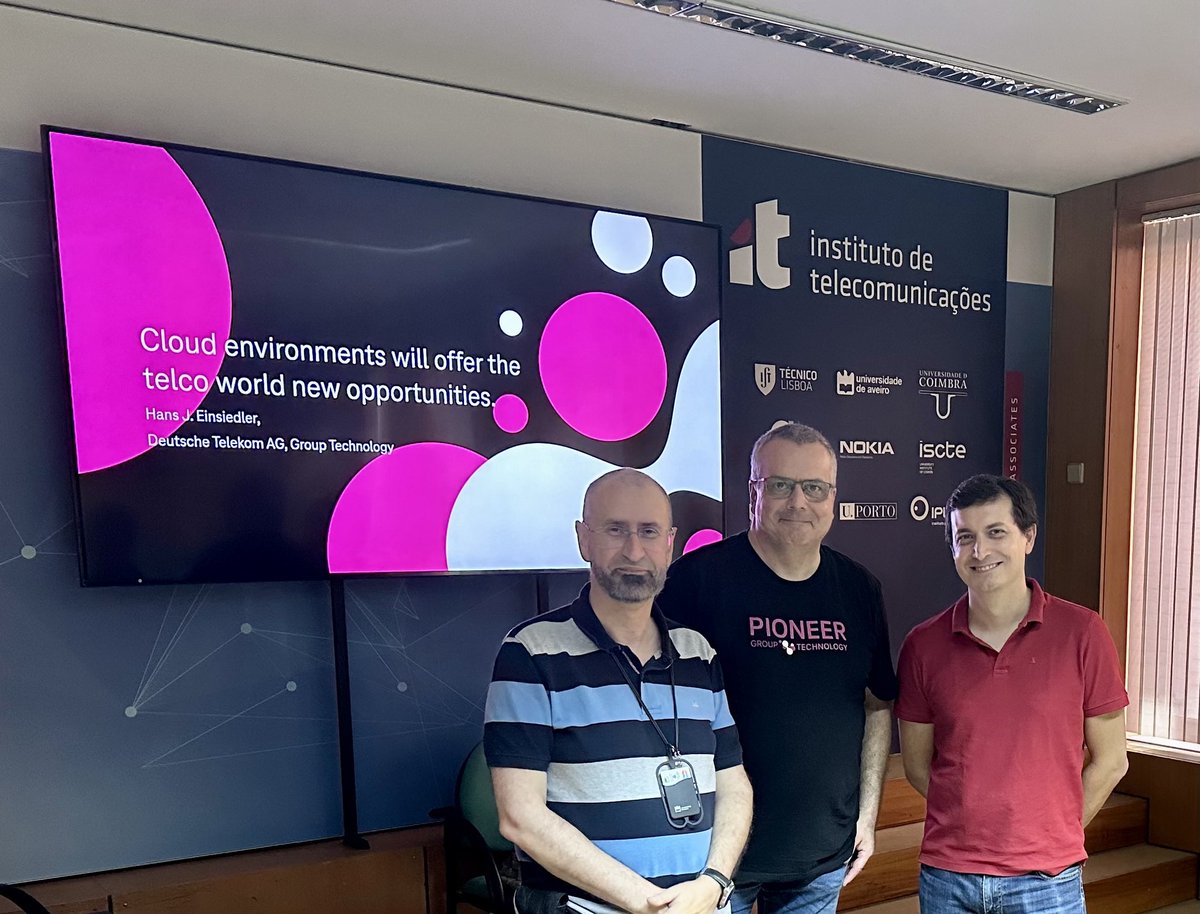 ATNoG_ITAv's tweet photo. Today we had a guest talk by Hans Einsiedler from DT on the opportunities created by cloud to telecommunications https://t.co/kB2cusS3jT