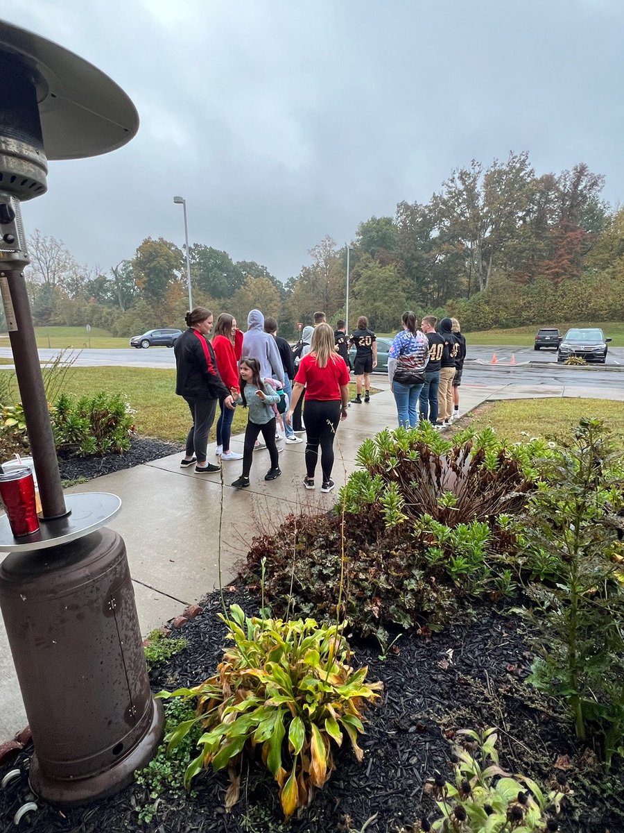 MCNoles's tweet photo. Our Fall Sports Athletes visited Woodsfield Elementary, Skyvue Elementary and St. Sylvester's Central School to welcome students as they arrived to school this morning. Thank you to our elementary schools for allowing us to visit! #OneTeamOneCommunity #TheSeminoleWay #GoNoles https://t.co/FLn4t3D8qu