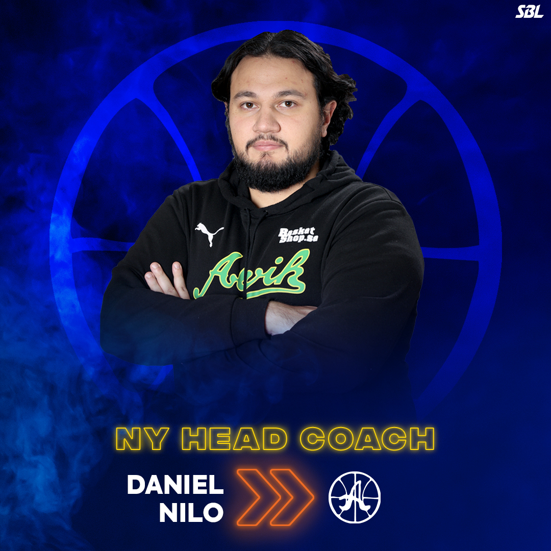 ✅ Ny head coach inför premiären

26-åriga Daniel Nilo var 22-23 assisterande tränare för Alviks SBL-lag och var head coach för klubbens lag i Basketettan. Nu tar han klivet upp till head coach-rollen för SBL-laget.