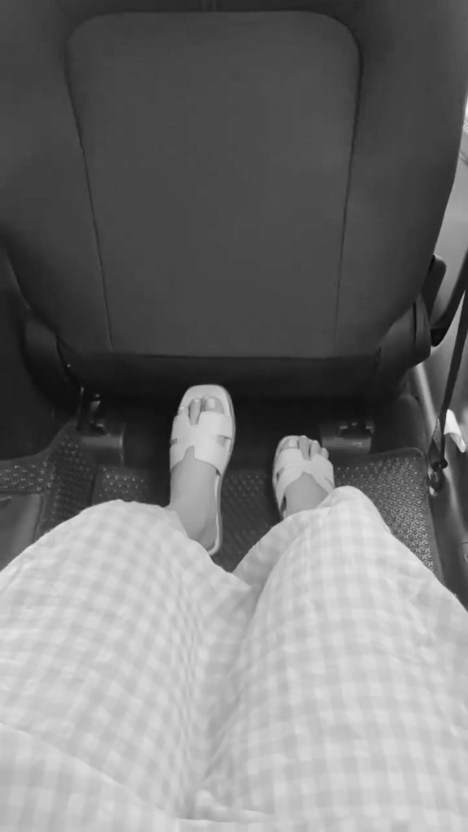 na15052's tweet photo. Kooo bít giờ tui tìm ker có ai ứng k ta =)) 😂 https://t.co/1Jdw8grmFa