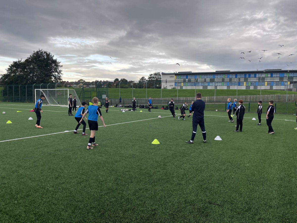 SSFCacademy's tweet photo. Today the #Futures programme @MortimerCC said goodbye and good luck to Coach Mike, as he leaves for pastures new at @NUFC 

Mike has been an integral part of the programmes development. His presence will be missed around the school by all. Thank you for everything Mike 🟣🔵⚽️ https://t.co/Hmkuq7um3l