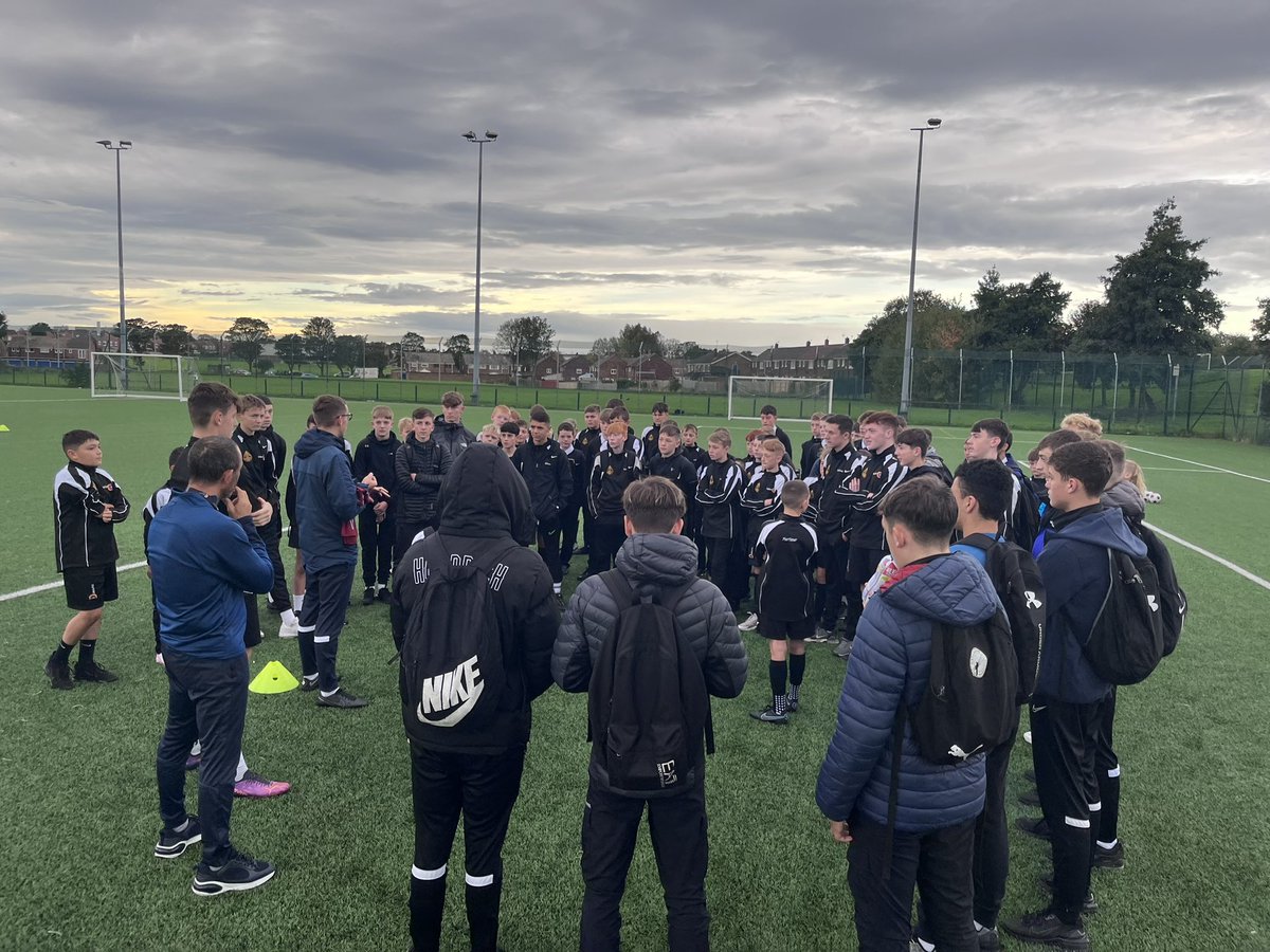 SSFCacademy's tweet photo. Today the #Futures programme @MortimerCC said goodbye and good luck to Coach Mike, as he leaves for pastures new at @NUFC 

Mike has been an integral part of the programmes development. His presence will be missed around the school by all. Thank you for everything Mike 🟣🔵⚽️ https://t.co/Hmkuq7um3l