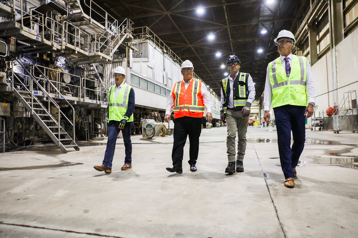 Thank you to the team at the Thunder Bay Pulp and Paper mill for having us by to see your incredible, self-sufficient operation today. 

This Thunder Bay mill has been a leading pulp and paper operation in Ontario for more than a century. Keep up the great work! #OntarioMade