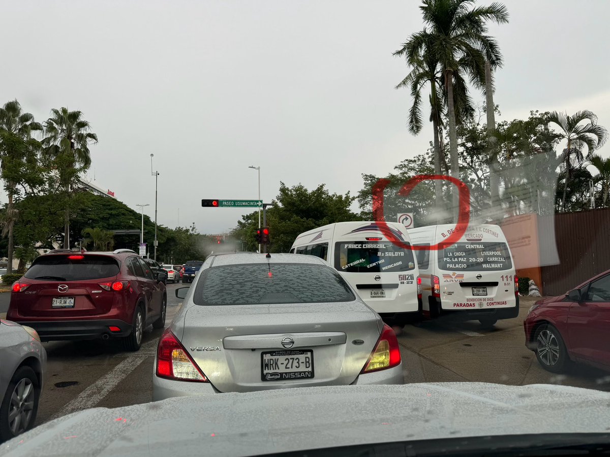 s_ergioabel's tweet photo. El transporte amo y señor de las calles en #Villahermosa https://t.co/nnskhHqt1z