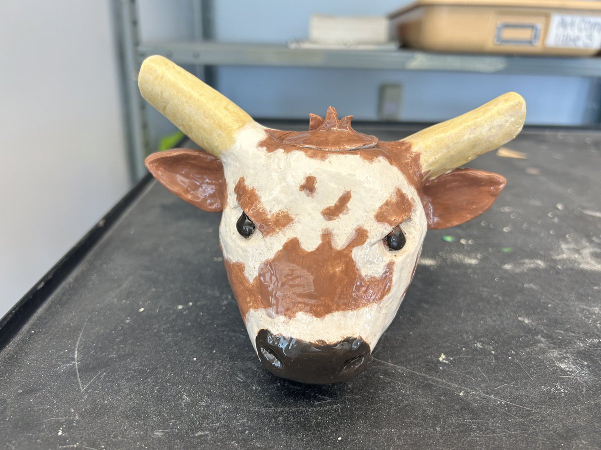 3d_mhs's tweet image. Every year the animal teapot project makes me so happy. The level of success across the board is so high! I can’t wait to see more finished! 
#ceramics #teapots #ceramics1 #pinchpots