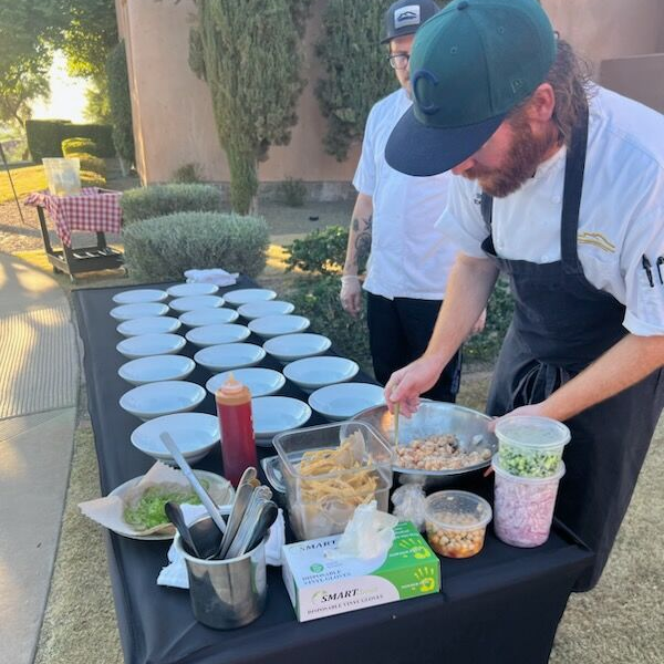 superstitionmtn's tweet photo. We Popped Up in the Valet Circle with a dinner that was incredible.
#popupdinner #LifeatSuperstition #SMGCC #dinnerexperience https://t.co/IjJoJBFm1L