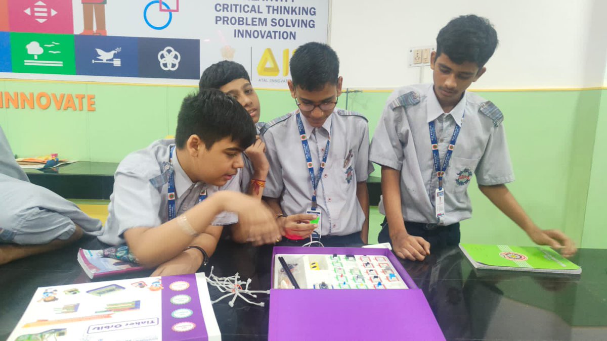 21karki's tweet photo. “Science is the magic that works and creativity is the skill that shines" 
Student of VIII BLOCK were actively involved in making a LED BLUB glow using push button &amp; potentiometer, also they made a Laser Security System using Tinker Orbit during their ATL SESSION @vividh87 https://t.co/4N8pxP7H7e