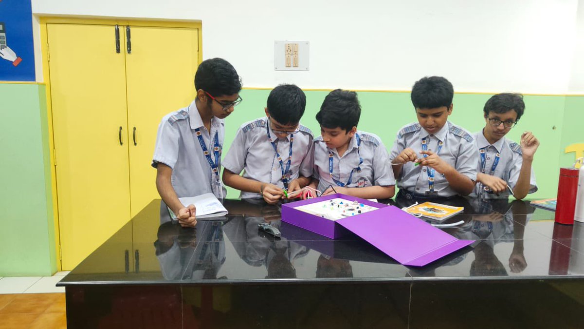 21karki's tweet photo. “Science is the magic that works and creativity is the skill that shines" 
Student of VIII BLOCK were actively involved in making a LED BLUB glow using push button &amp; potentiometer, also they made a Laser Security System using Tinker Orbit during their ATL SESSION @vividh87 https://t.co/4N8pxP7H7e