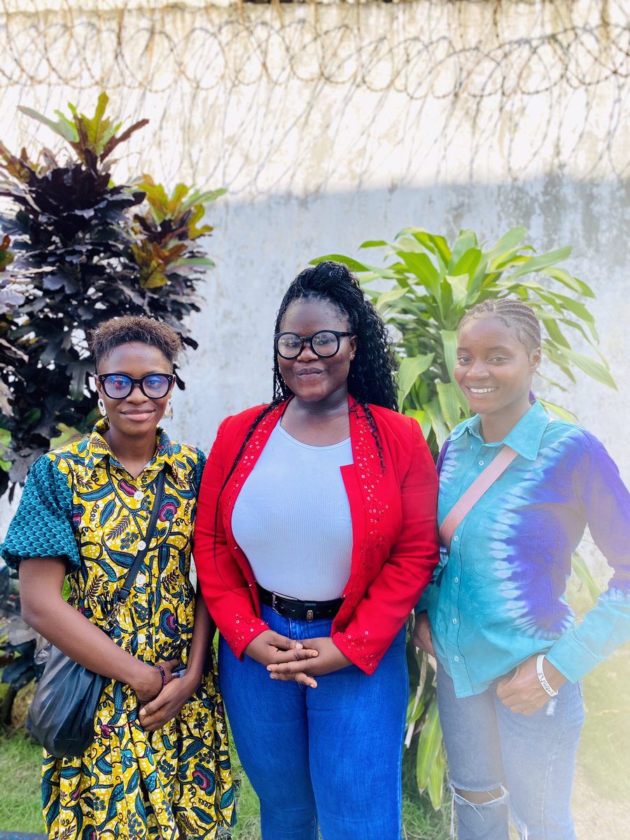 BenbiahBernice's tweet photo. We have merely 4(four) more days to our general elections as a Liberian to exercise our Inalienable rights, Let’s maintain and protect the peace and sustainable development of our country Libera. Liberia is all we have!
Our votes are our voices! 
#notoelectionviolence https://t.co/rlLgBaFZg5