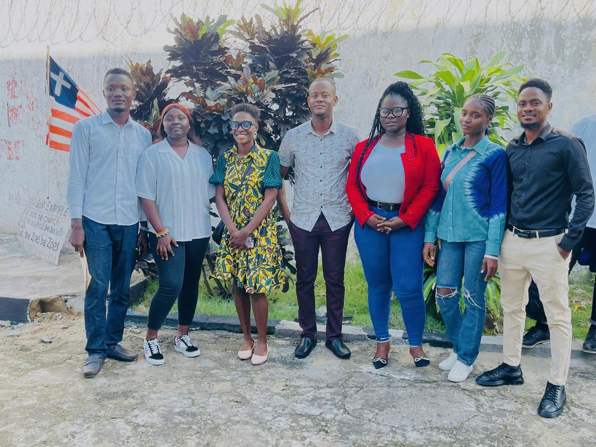 BenbiahBernice's tweet photo. We have merely 4(four) more days to our general elections as a Liberian to exercise our Inalienable rights, Let’s maintain and protect the peace and sustainable development of our country Libera. Liberia is all we have!
Our votes are our voices! 
#notoelectionviolence https://t.co/rlLgBaFZg5