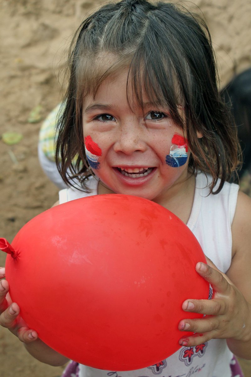 Chalice_US's tweet photo. Happy Friday from Paraguay!

#Paraguay #friends #smile #happy #togetherwecanmakeadifference#laughing #fun #weekend #India #TGIF #weekend #friyay #family #love #joy #joinourjourney #journeywithus #onourjourney #onajourney #journey #joinmyjourney #dance #balloon https://t.co/tdDvSbehae
