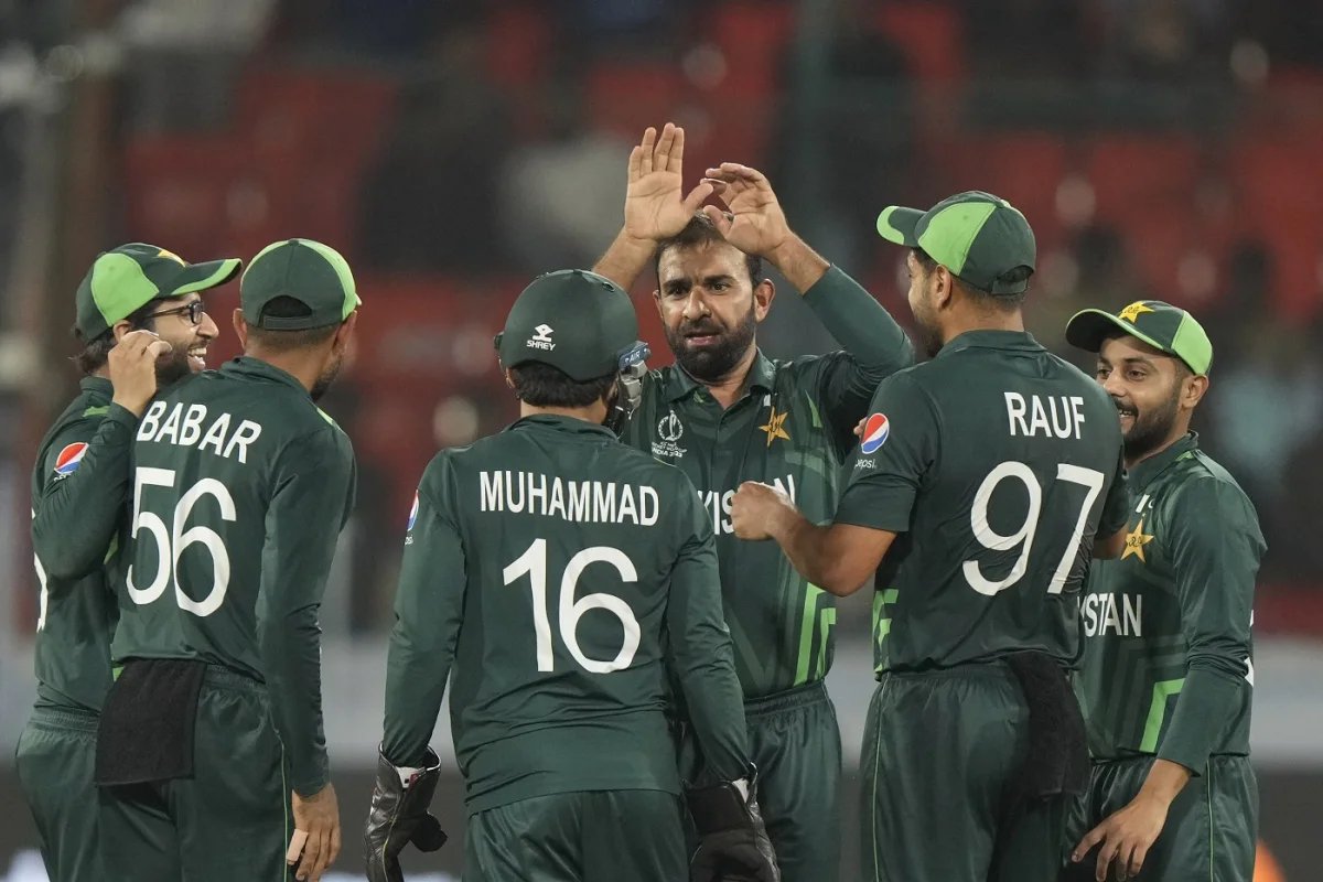 ArianaNews_'s tweet photo. پاکستان در دومین بازی جام جهانی کریکت تیم هالند را با تفاوت ۸۱ دوش شکست داد.
-------
Pakistan defeats the Netherlands by 81 runs in the second match of World Cup 2023.
#ArianaNews #WorldCup2023 #PakistanvsNetherlands #2ndMatch https://t.co/B7OBCYBhzM