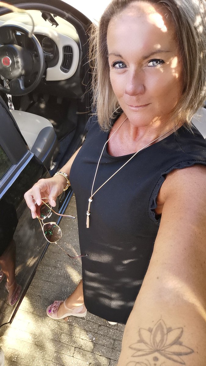 Nathaliesix73's tweet photo. I'm going out...Again...🤭
#BirthdayDrink.. #CocktailTime..#TimeToEnjoy..🍹 🥂🍾🎶💃
Fijne Mooie avond Tweeppsss...👋💛😎 https://t.co/l7mxVzbJAe