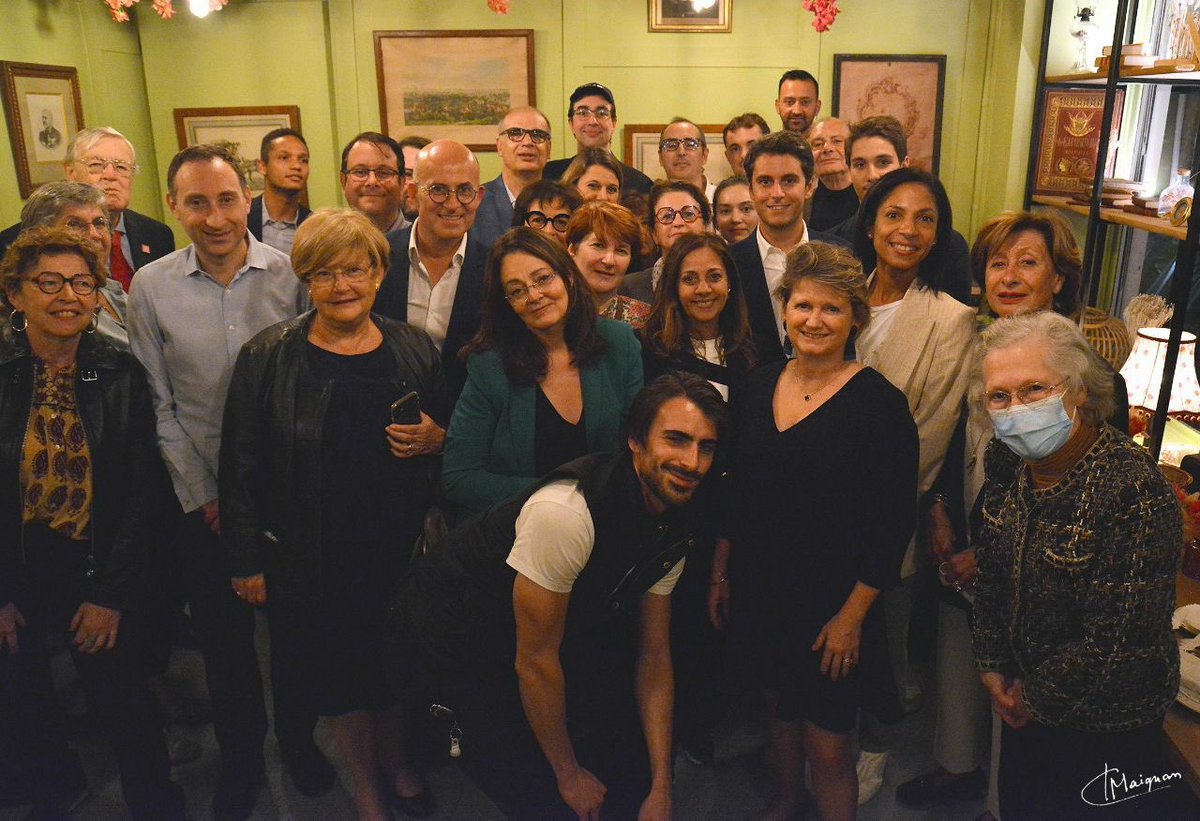 re_boulogne's tweet photo. Hier, @re_boulogne faisait sa rentrée à Boulogne en présence de notre Ministre de l’éducation nationale, @GabrielAttal et de ses militants. Une soirée inspirante, conviviale et chaleureuse à la veille du Campus Européen de bordeaux!
#Ensemble, plus forts, rejoignez nous! https://t.co/XuipymM69K