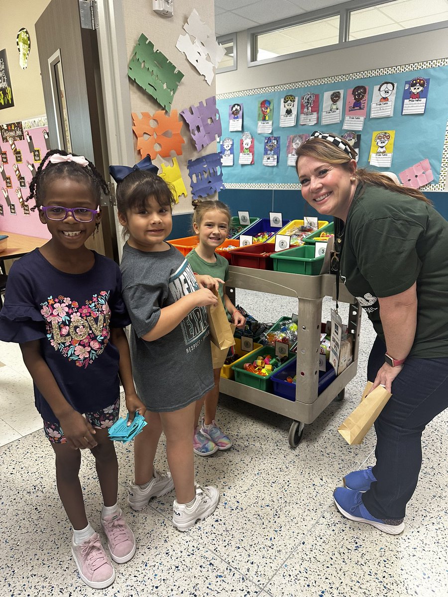 It’s rewards on wheels time!!!! 🥳

Thank you to our PBIS team led by Mrs. Baldwin for ensuring this happens regularly and to our parent volunteers who help by going around and allowing our explorers to use those adventure bucks to get some things they enjoy!!! 🩵💙🤍 <a href="/AlvinISD/">Alvin ISD</a>
