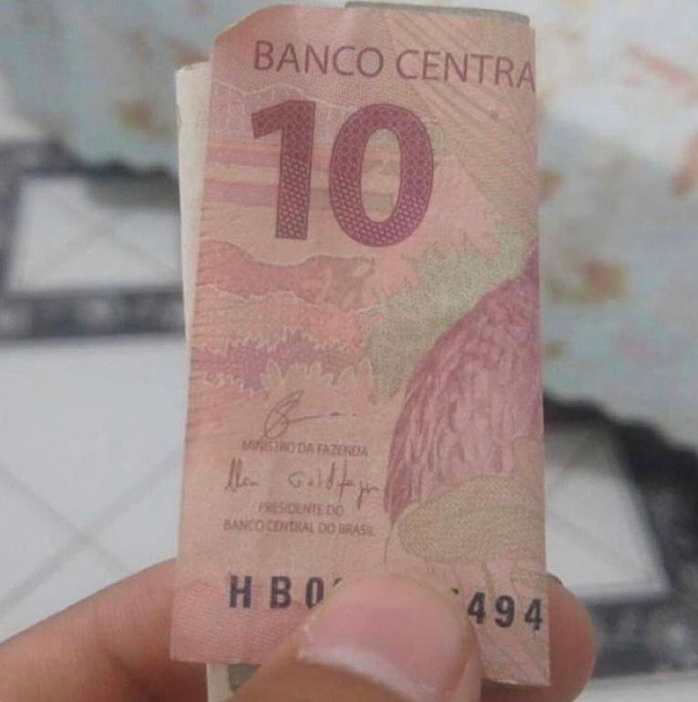 canabisbrasil's tweet photo. Oq é a primeira coisa que vc pensa quando pega 10zão? https://t.co/Wfi4XO30co
