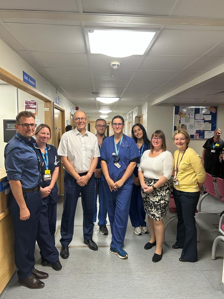 drstuartwalker's tweet image. Fantastic to welcome National MD of NHSE Stephen Powis to WGH today - the team really enjoyed sharing all the positive news about our current services - here he is with our SDEC team, who are going from strength to strength!
