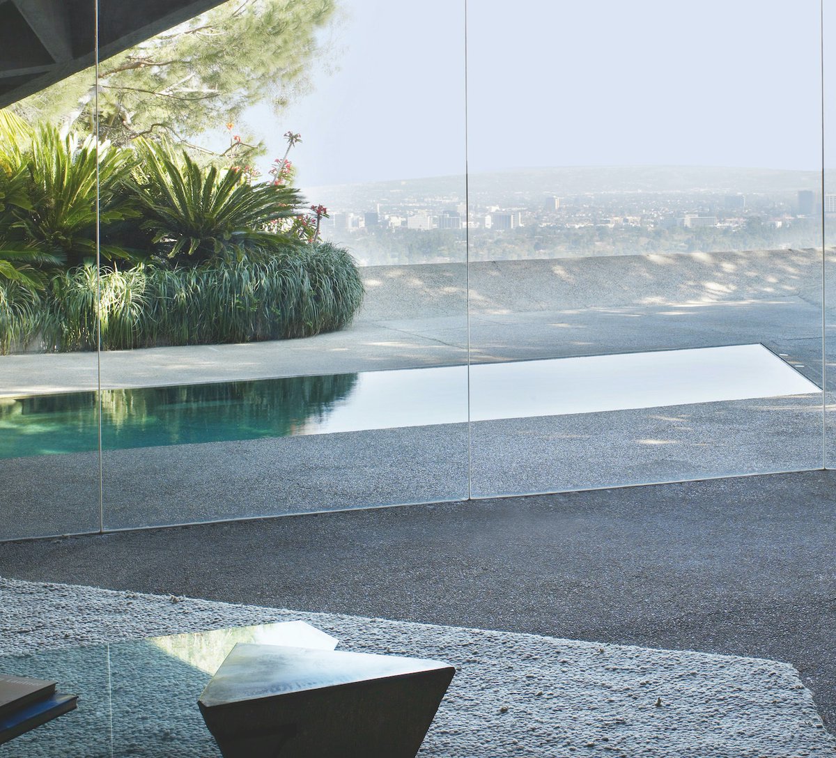effetto__'s tweet photo. Glass houses: From South America to Europe, here are 6 extraordinary residences with pioneering use of glass by Modernist architects such as John Lautner and Philip Johnson and their contemporary successors - link to read #EffectMagazine article → https://t.co/YgkZ3SniTW https://t.co/iRfqGLjXd6