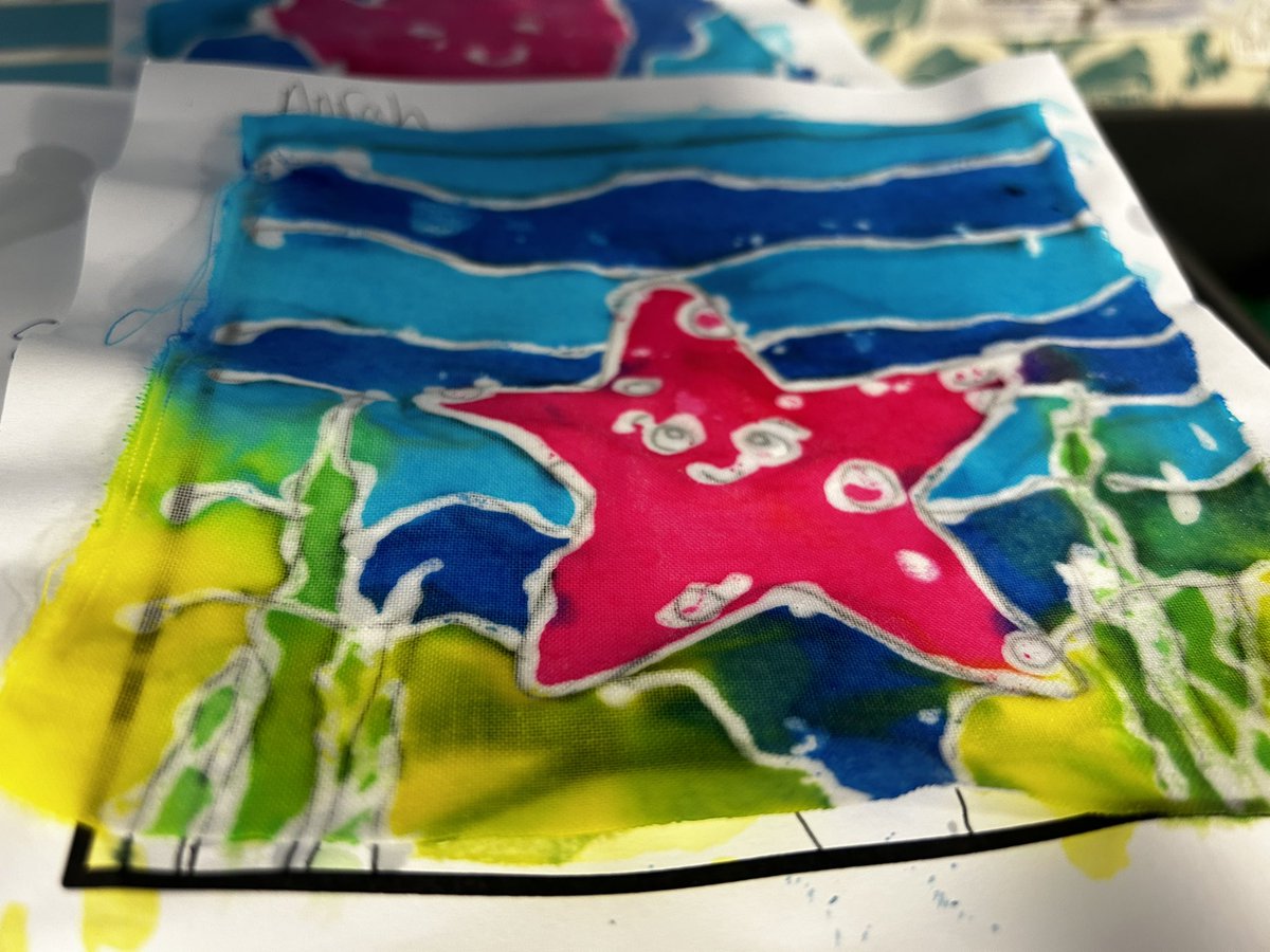 Y9 Textiles classes have been preparing fabric for their underwater themed play cube using batik. Looking fab!