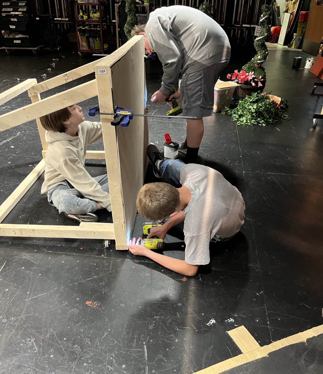 SHS STAGE tweet media