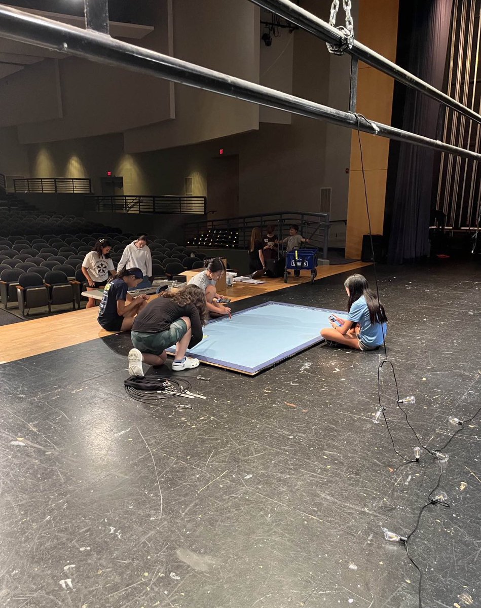 SHS STAGE tweet media