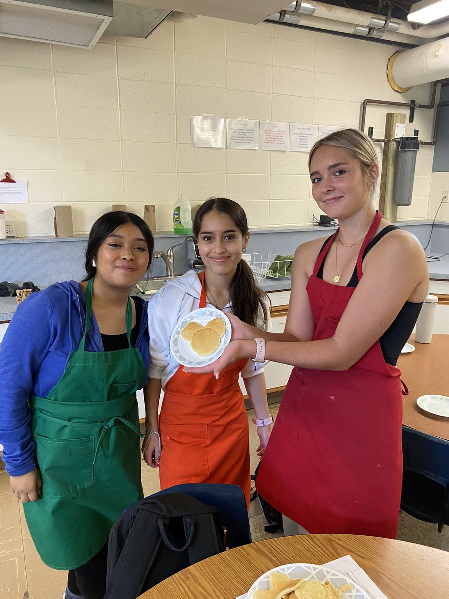 LuetschA's tweet photo. Culinary 1 showing off their pancake design skills https://t.co/0ZxaQOyS3F