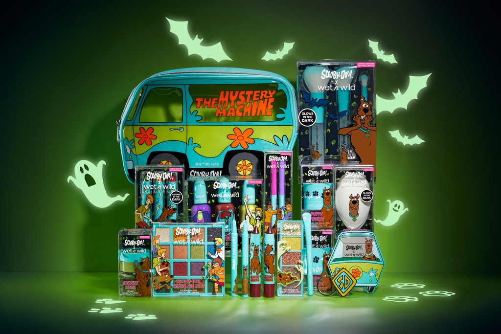 wetnwildbeauty's tweet photo. Let's glow, gang! Scooby Doo x wet n wild is here! Get ready for a groovy fun time with vivid pigments and Glow-in-the-Dark magic. Doooo it! 👻🐾⁠
⁠
Available NOW at Walmart (in-store) &amp; @Amazon and coming to https://t.co/DfcILGjYdk (10/10) &amp; https://t.co/uoMrWfXlmC (soon) https://t.co/uqj3kpMTwZ