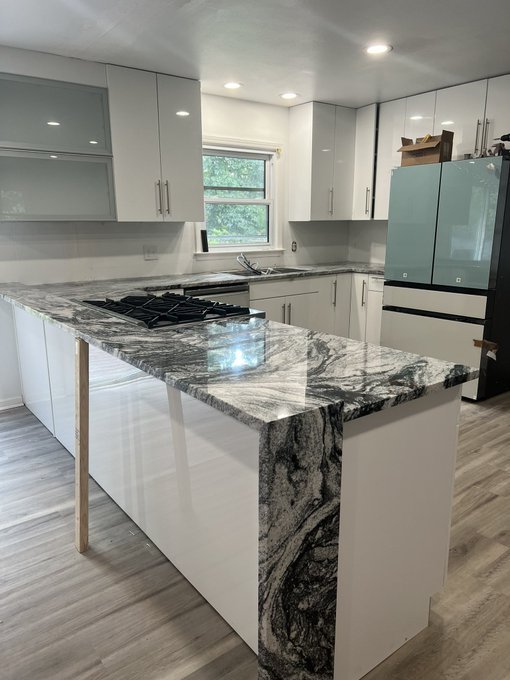 far from finished but here&rsquo;s a little remodeling porn progress https://t.co/n4Vb1zdgYC