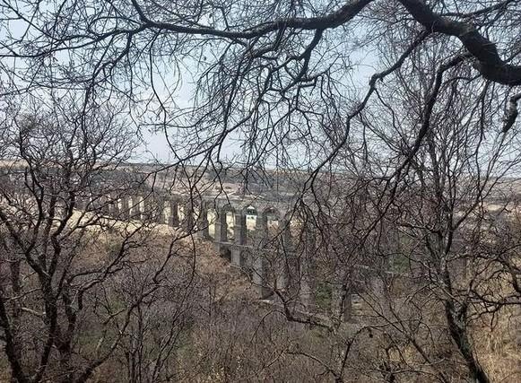 emmanuelFNV's tweet photo. La imponente construcción de uno de los sitios que alberga historia desde el sigo XVIII, los Arcos del Sitio

#DeMiPuebloParaElMundo https://t.co/RRYItduQWO