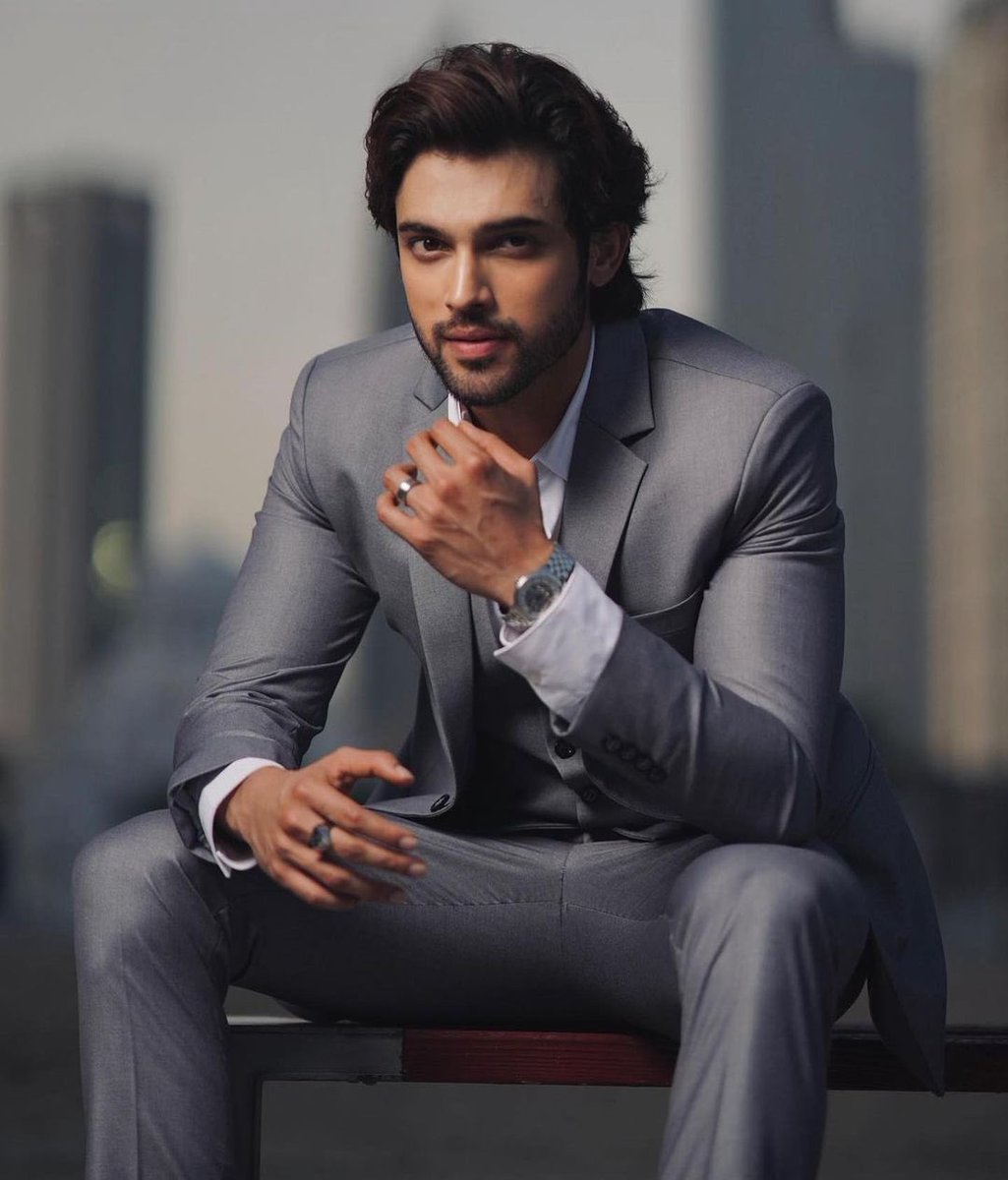 In every man's closet, a perfectly tailored suit is indispensable. If you seek something unique and classy, this remarkable grey tuxedo from Sven Suits will make its space in your wardrobe.

In Frame: @the_parthsamthaan