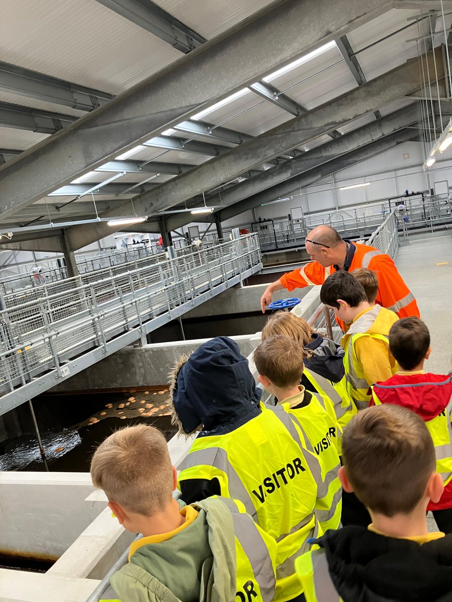 DwrCymru's tweet photo. Huge thank you to yr 5 &amp;6 pupils from @ysgoldyffrynyr1 for visiting our Bryn Cowlyd water treatment works in Dolgarrog to learn more about how we clean the water before sending it through the pipes to their taps. 💧👩‍🏫👏 https://t.co/nBJcIP3d9Y
