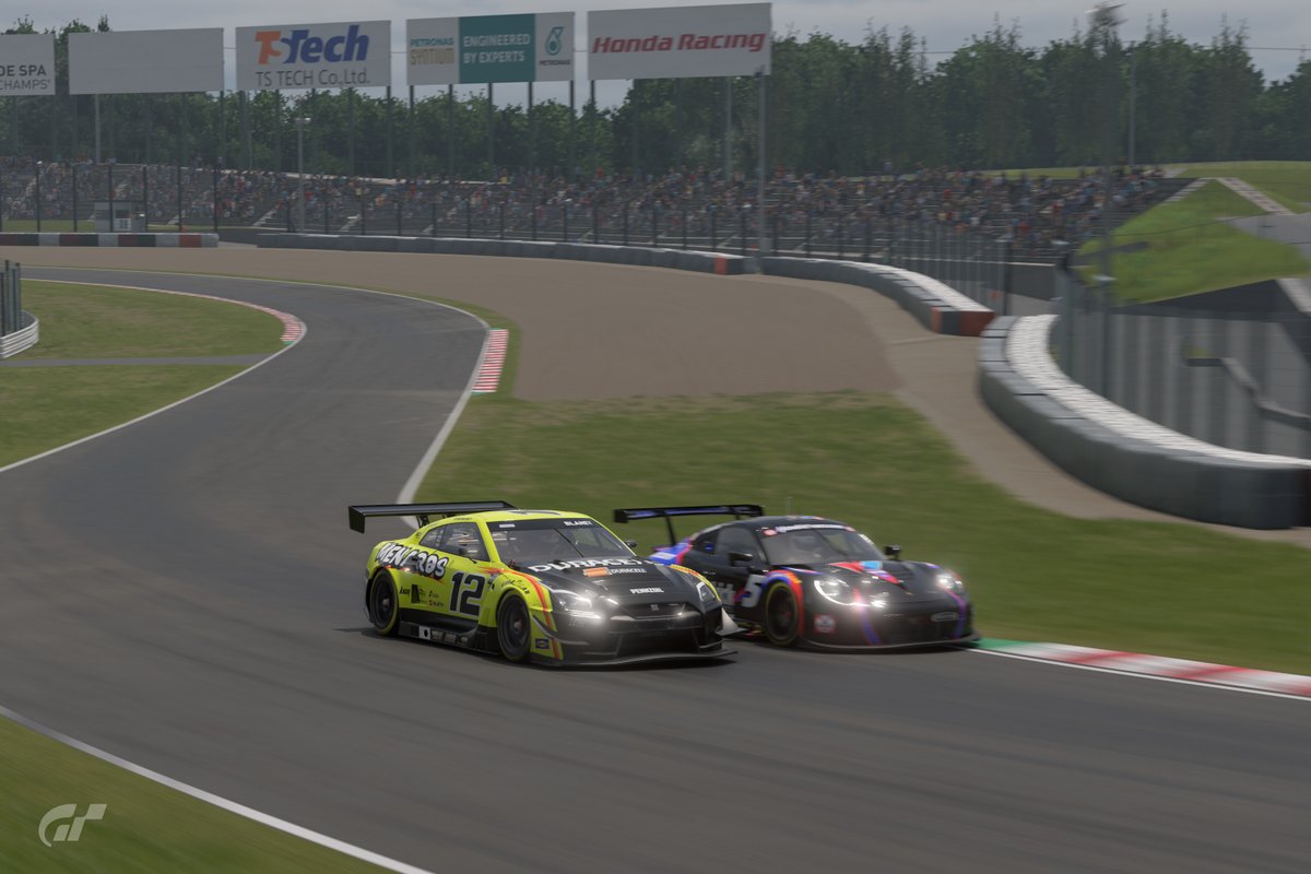 EpicChickens1's tweet photo. Some more photos from Wednesday night @ Suzuka.📸

@UGL_Racing https://t.co/9ZfoeRzjte