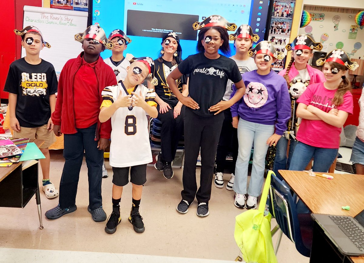 mrstyndall5th's tweet image. @OfficialCISD Once a Pirate, always a Pirate! Happy Homecoming! #CISDBelieves #CISDExcellence @MartinElemCISD