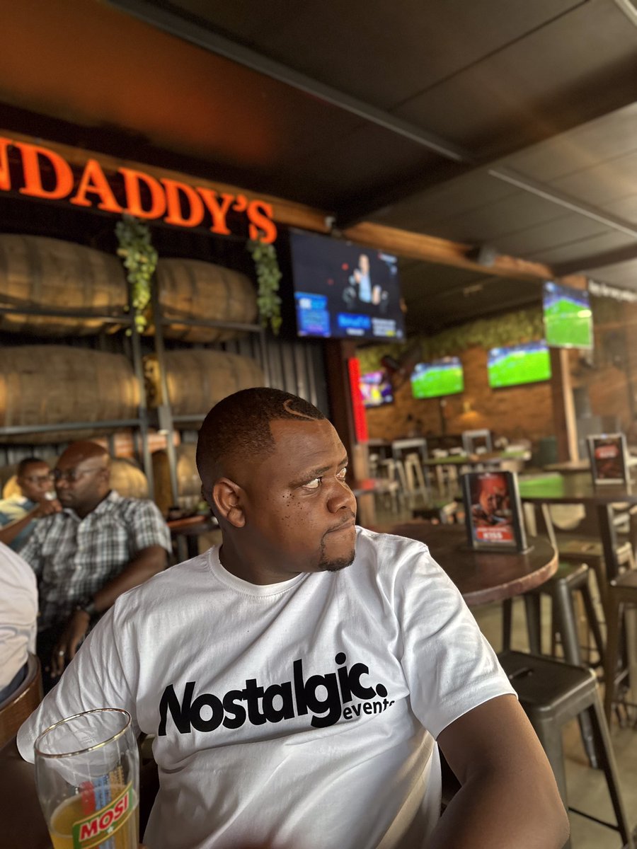 Masulani_'s tweet photo. With this heat ka #MosiPremiumLager
Kozizila makes sense. Muyenda ku #RGOktFestX Mailo???
#PerfectlyBalancedRefreshment https://t.co/TgJeiuZQQX